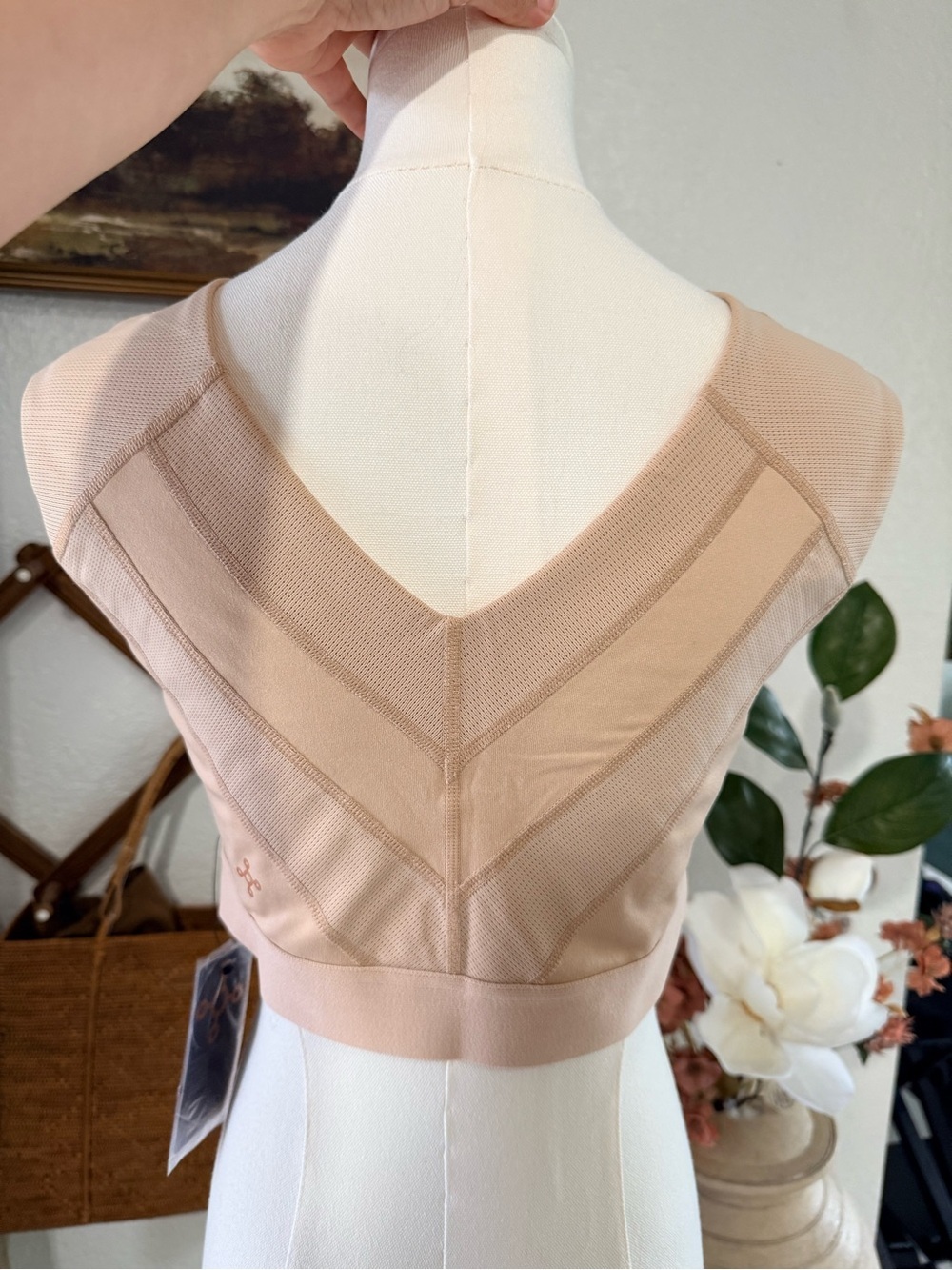 Seamless Nude Bralette Crop Top - Picture 3 of 7